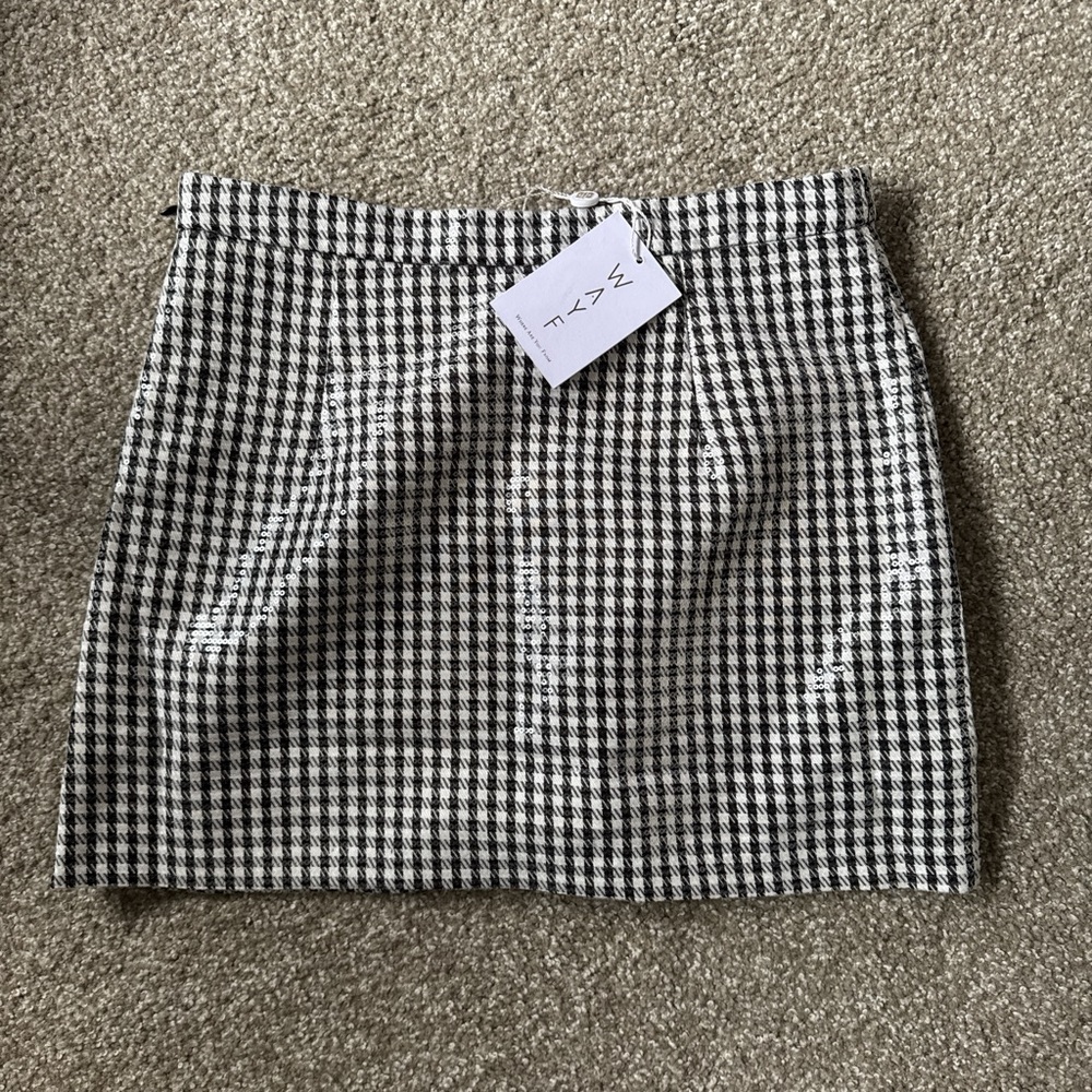 Wayf Black and White Mini Pencil Skirt for Casual Wear